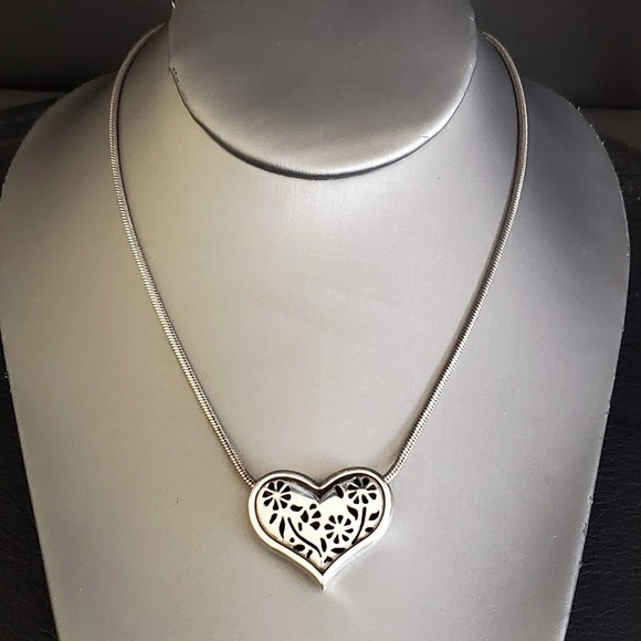 Brighton Silver Tone Heart Necklace Floral Cutout Pendant Snake Chain Signed - Picture 6 of 6